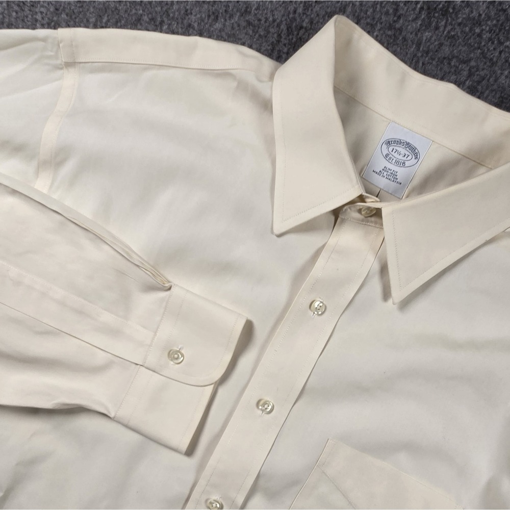 Brooks Brothers Dress Shirt Mens 17.5-37 Cream White Off White Slim Fit Non Iron